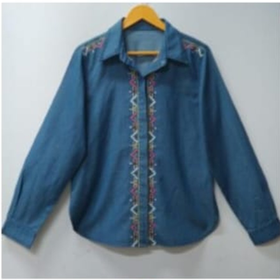 Embroidered denim shirt in indigo cotton